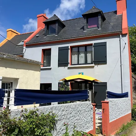 Charmante Maison Renovee Au Coeur De - Fr-1-813-12 Groix